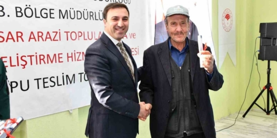 Çavdarhisar’da Arazi Toplulaştırma projesi kapsamında tapu teslim töreni düzenlendi