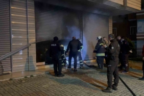 Çay toplama makinesi deposunda yangın