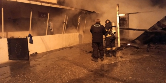 Çaycuma’da kazan dairesinde çıkan yangın eve sıçradı