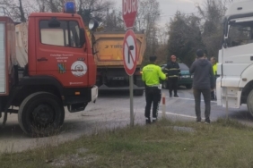 Çaycuma’da tır, otomobile çarptı; 1 yaralı