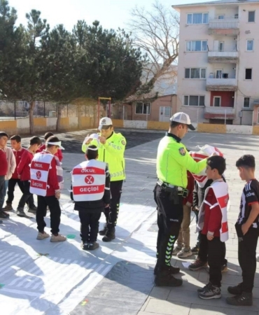 Çayırlı’da öğrencilere trafik güvenliği eğitimi