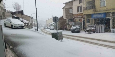 Çelikhan beyaza büründü