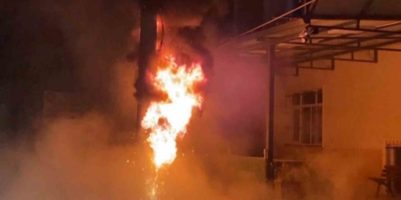 Cemevinde korku dolu anlar: Elektrik panosu patladı