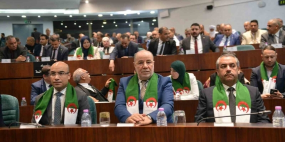 Cezayir’de Fransız sömürgeciliğini suç ilan eden yasa tasarısı oybirliği ile kabul edildi