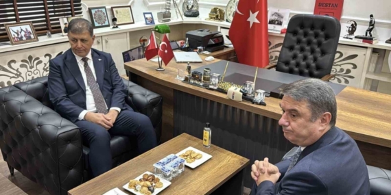 ’Çıplak ayak’ eylemine Başkan Cemil Tugay’dan yanıt