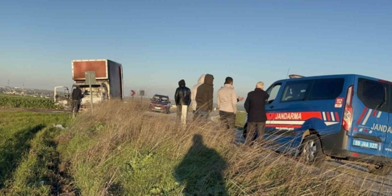 Çorlu’da yanan kamyonet demir yığınına döndü