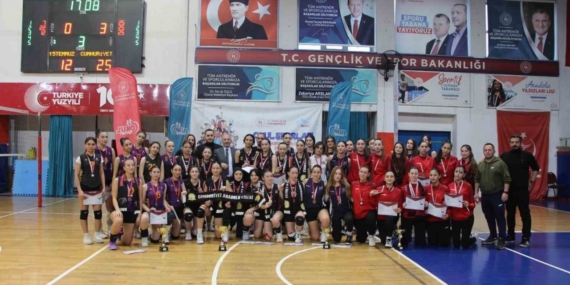 Cumhuriyet Anadolu Lisesi şampiyon