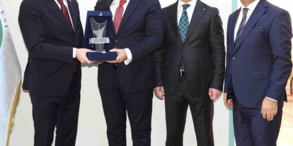 DAİMFED’den hastaneye 15 konteyner medikal ve sarf malzemesi desteği