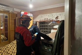 Dairenin zili çalınca yatak odasının yıkıldığını öğrendi