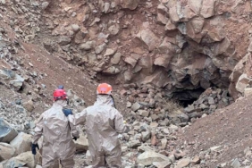 Define aranan mağarada çökme tehlikesi nedeniyle 11 kişilik kurtarma ekibi geri çekildi