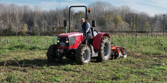 Dekan, öğrencilerin eğitimi için direksiyon başına geçti