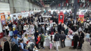 Denizli Kitap Fuarı ziyaretçi akınına uğruyor