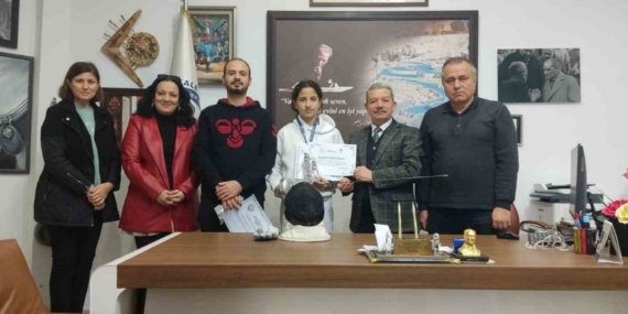 Denizlili eskrim sporcusundan gururlandıran başarı