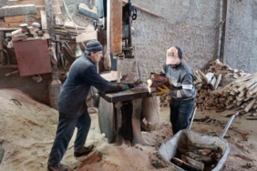 Depremle yenilenen konutlar doğal gazlı olunca mahrukatçılarda durgunluk yaşanmaya başladı