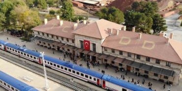 Depremlere direnen yapı: Erzincan Tren Garı