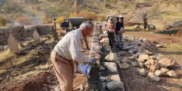 Derecik’te vefa örneği: Şehit mezarlıkları yeniden yapıldı
