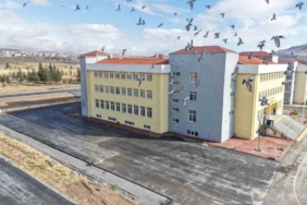 Develi’de Türkiye’de ilk ve tek akıllı sera kuruldu