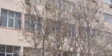 Dicle Üniversitesi’nde intihar girişiminde bulunan şahıs çatıdan indirildi