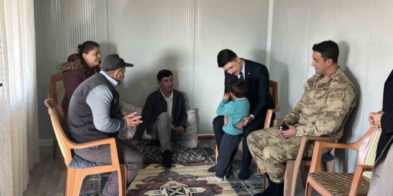 Digor Kaymakamı Kahraman köylerde vatandaşlarla buluşuyor