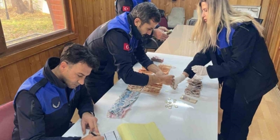 Dilencinin üzerinden 3 bin 731 TL para çıktı