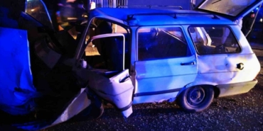 Direksiyon hakimiyeti kaybolan araç yoldan çıktı 4 yaralı