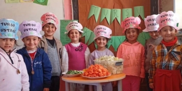 Diyadin’de minik ellerle turşu şenliği