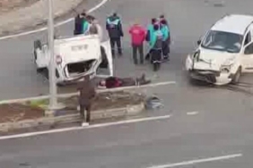 Diyarbakır’da çarpışan araçlardan biri ters döndü: 2 yaralı