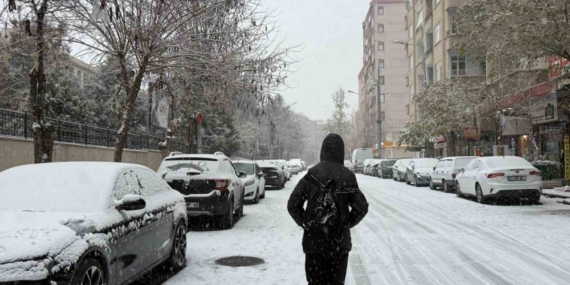 Diyarbakır’da kar tatili öğleden sonra geldi