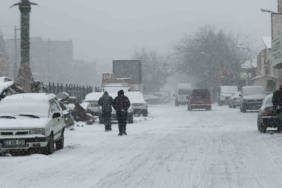 Diyarbakır’da kar yağışı başladı