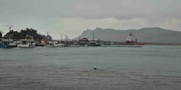 Doğal gaz sondaj çalışmasında görevli gemiler Amasra Limanı’na sığındı