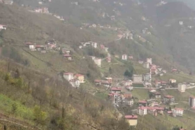 Doğu Karadeniz’de şimşekler cep telefonlarına yansıdı