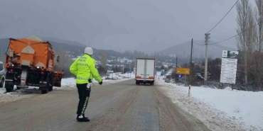 Domaniç’te mevsimin ilk karı etkili oldu