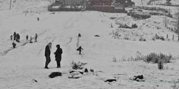 Dünyaca ünlü turizm merkezi Ayder Yaylası beyaza büründü