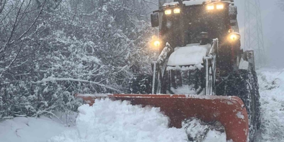 Düzce’de kar nedeniyle 37 köy yolu ulaşıma kapandı