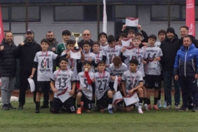 Düzce’de şampiyon İsmetpaşa ortaokulu oldu