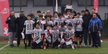 Düzce’de şampiyon İsmetpaşa ortaokulu oldu