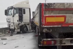 Düzce’de tır makaslaması çevre yolunu kapattı