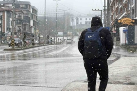 Düzce’ye mevsimin ilk karı düştü