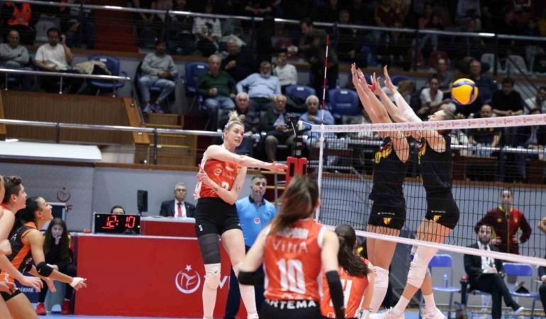 Eczacıbaşı Dynavit, Göztepe’ye set vermedi