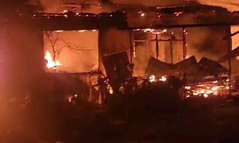 Edirne’de ahırda çıkan yangın 3 eve sıçradı