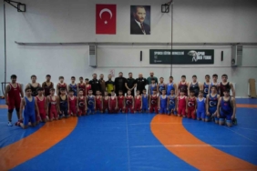 Edirne’de ata sporu güreşle geleceğin şampiyonları yetişiyor