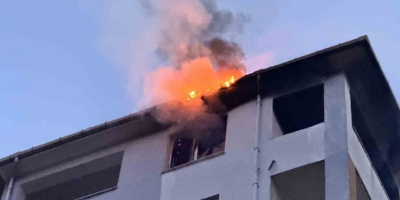 Edirne’de dairede çıkan yangın çatıya  sıçradı