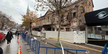 Edremit’teki tarihi bina yağışlara dayanamadı