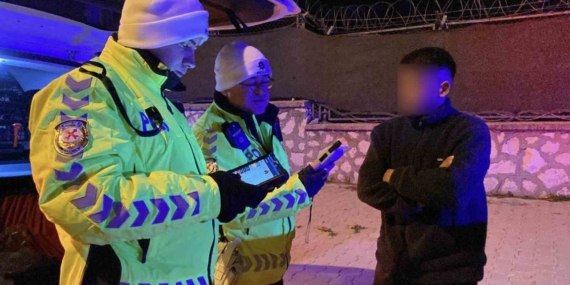 Ehliyetini 2 yıl önce aldığını söyledi, aday sürücü olduğu tespit edilince ehliyeti iptal edildi