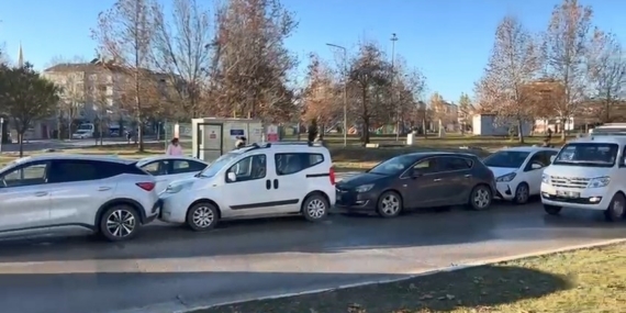 Elazığ’da buzlanma zincirleme kazaya neden oldu: 6 araç birbirine girdi