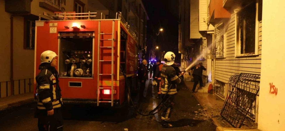 Elazığ’da ev yangını: 2 kişi dumandan etkilendi