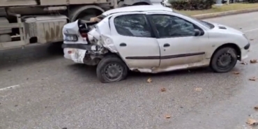 Elazığ’da iki otomobil çarpıştı: 1’i ağır 2 yaralı