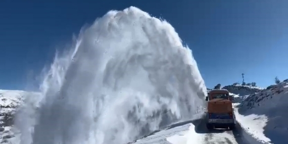 Elazığ’da kapalı köy yollarında çalışmalar sürüyor
