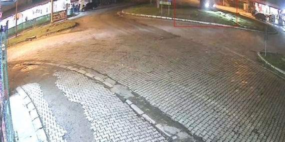 Elazığ’da kontrolü kaybedilen otomobil kavşaktaki refüje çıktı: 1 yaralı