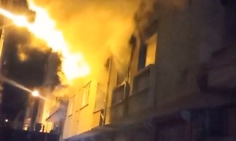 Elazığ’da metruk binada yangın